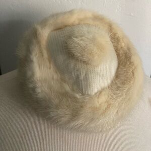 Vintage antique real fur beret winter fall cap in ivory cream with puff